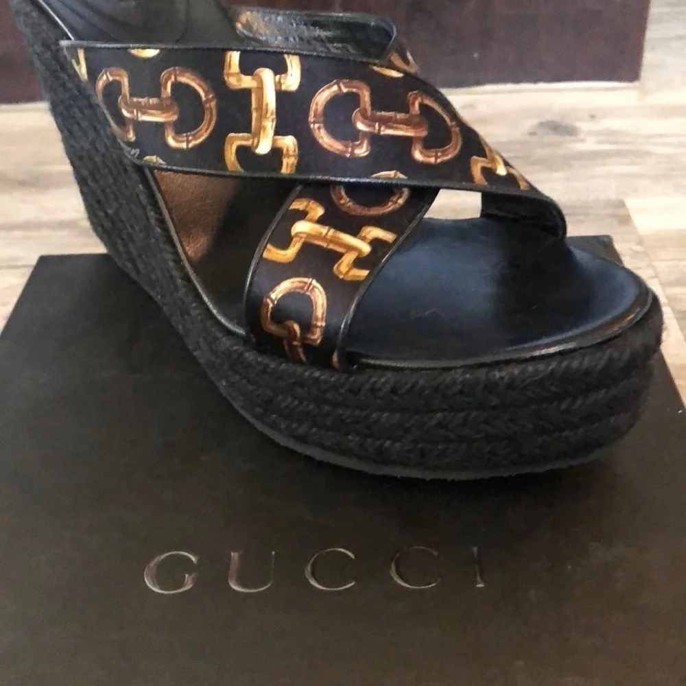 New Gucci horsebit wedges. Sz 7